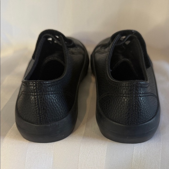 Black Shoes - Picture 4 of 10